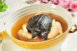 苏菜特色菜之一：霸王别姬