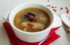 当归黄芪乌鸡汤