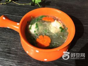 荠菜鱼丸粉丝汤