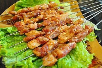 新疆烤羊肉串